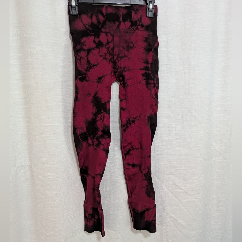 Lululemon Black And Maroon Tye Dye Compression Leggings Size 2
